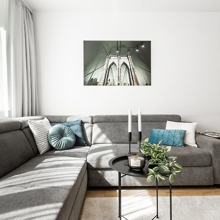 Apartament Near Sky Tower Free Parking For 2 Cars Wroclaw Luaran gambar